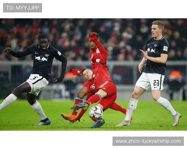 德甲：拜仁慕尼黑2-0莱比锡晋级德国杯四强，凯恩点射、迪亚斯建功
