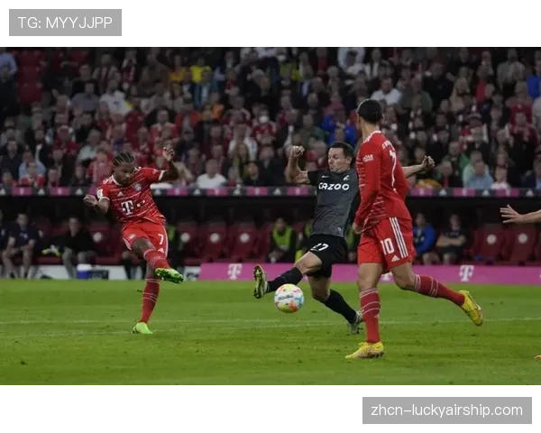 拜仁慕尼黑18岁小将卡尔补时绝杀，客场3-2逆转弗赖堡